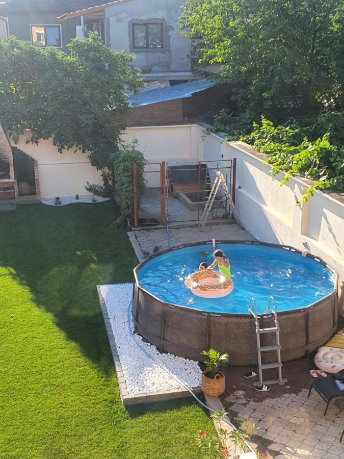 Pretty Garden Villa Orsova Exterior photo