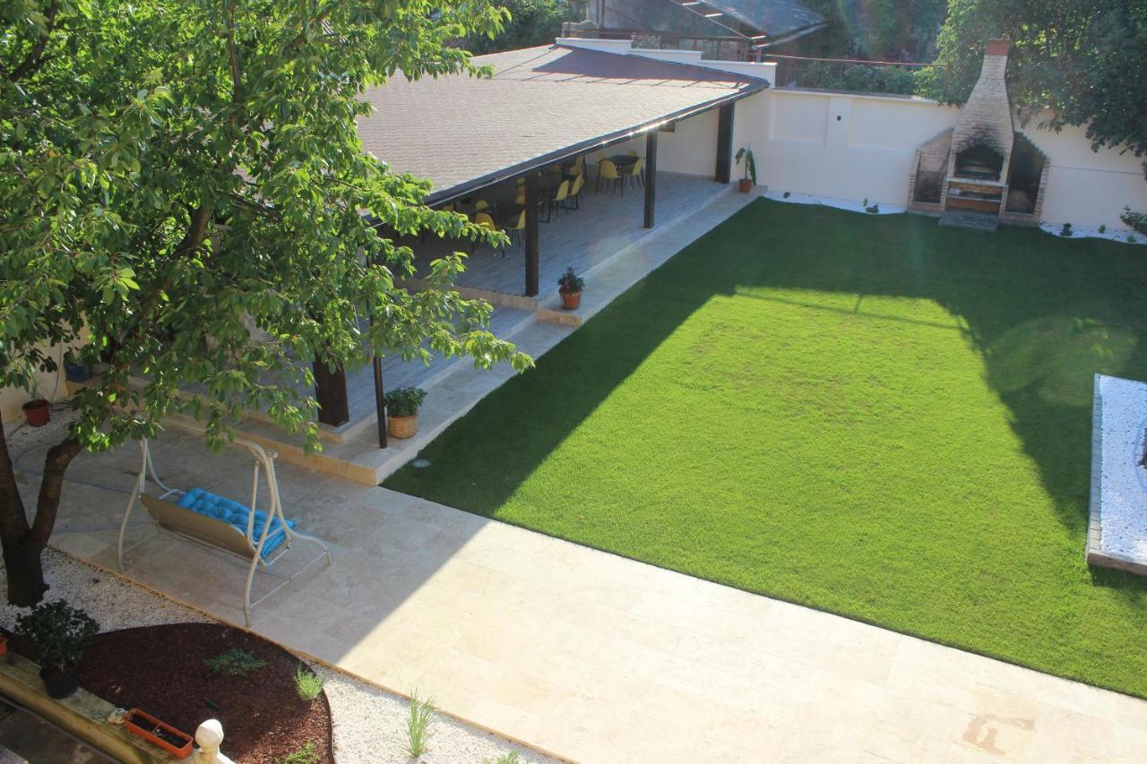 Pretty Garden Villa Orsova Exterior photo